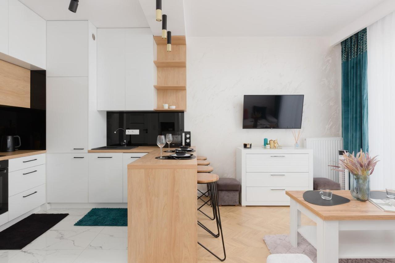 Warsaw Kotsisa Apartments With Parking By Noclegi Renters ภายนอก รูปภาพ